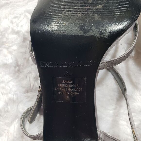 Enzo Angiolini size 7.5 Eanixie Silver Grey Ruffle Strap Pumps - Picture 7 of 9